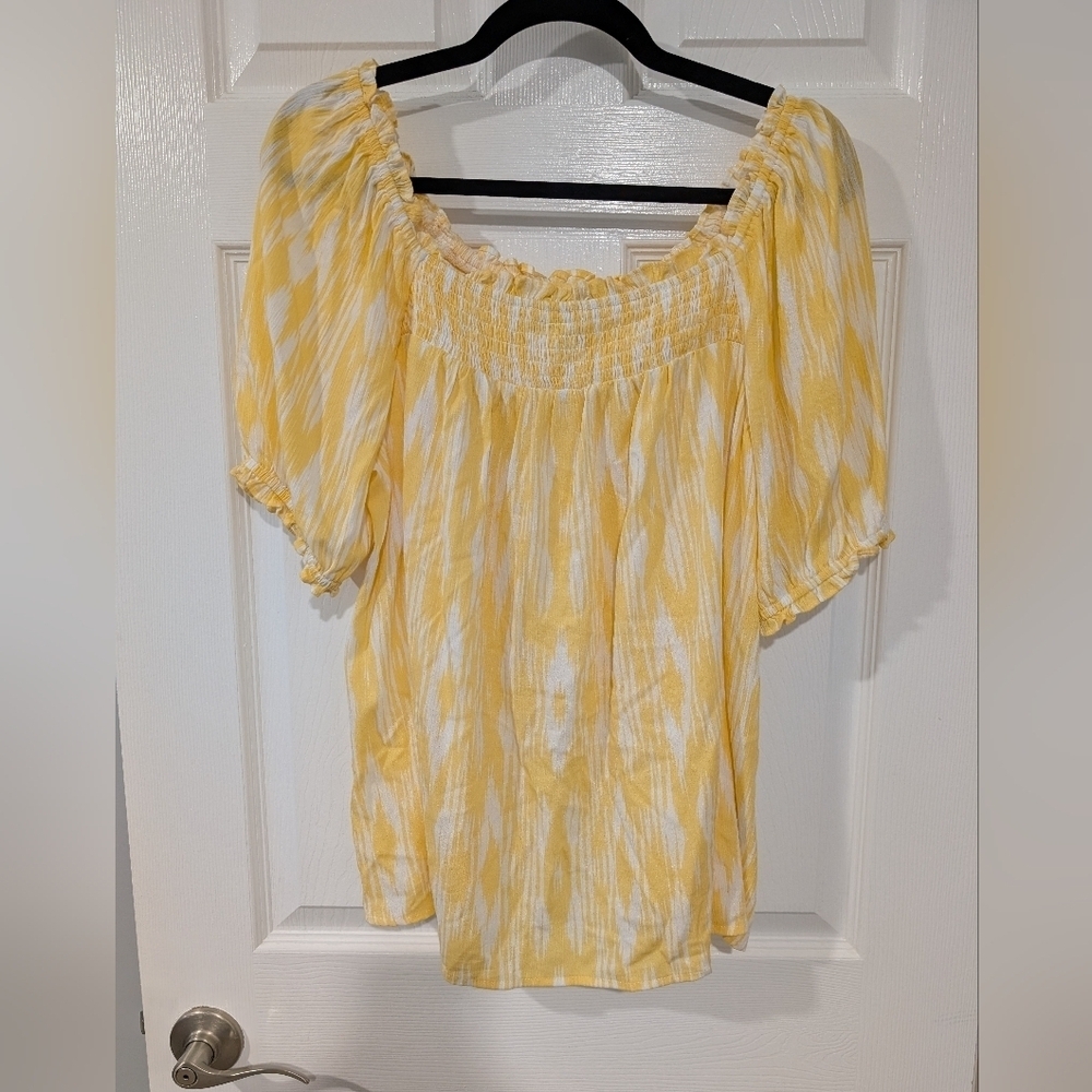 Torrid Yellow and White Washable Gauze Smocked Yoke Top in Size 1 (14/16) - Picture 2 of 9